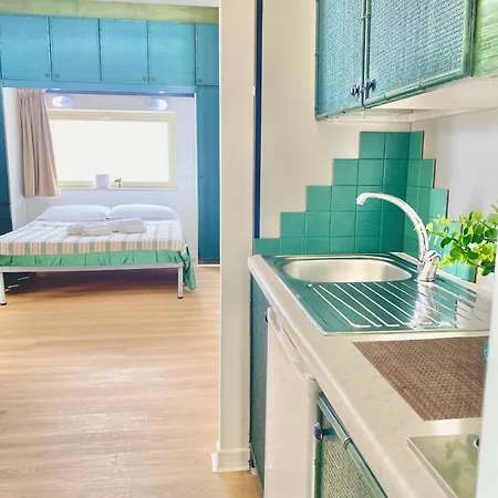 Seaside Oasis Чефалу