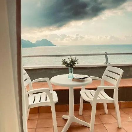 Seaside Oasis Apartment